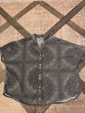 Women’s POL button up short sleeve